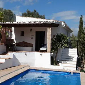 Cortijo Loma León Bed and breakfast Cutar